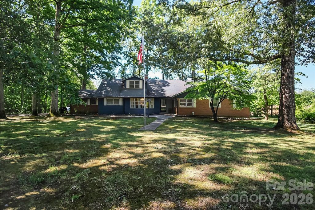 808 Old Mt Holly Road, Stanley, NC 28164