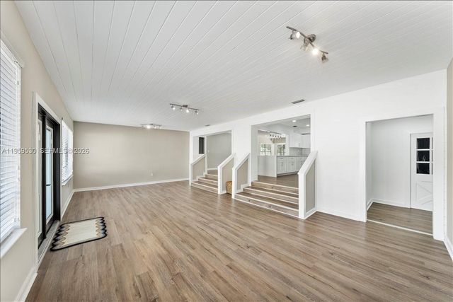 7705 SW 66th St 0, South Miami, FL 33143