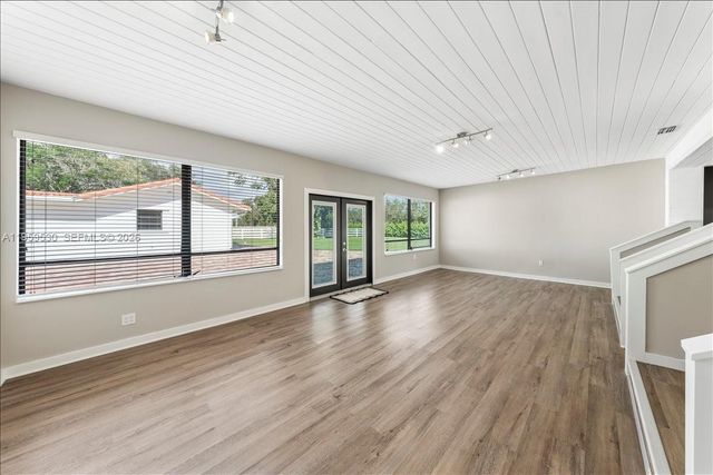 7705 SW 66th St 0, South Miami, FL 33143