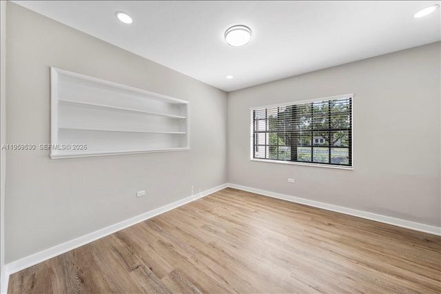 7705 SW 66th St 0, South Miami, FL 33143