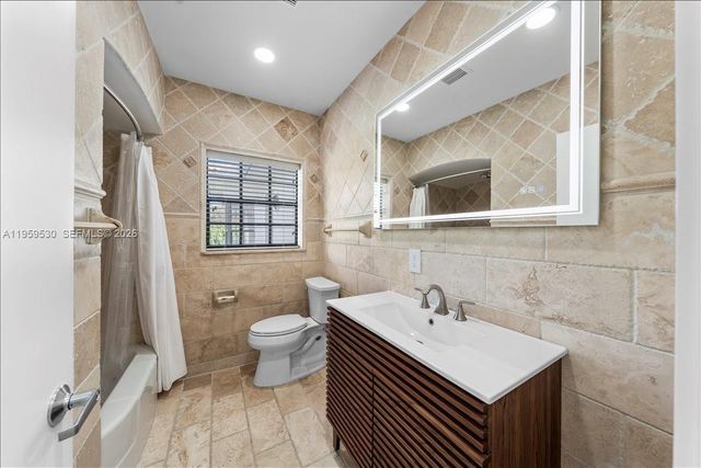 7705 SW 66th St 0, South Miami, FL 33143