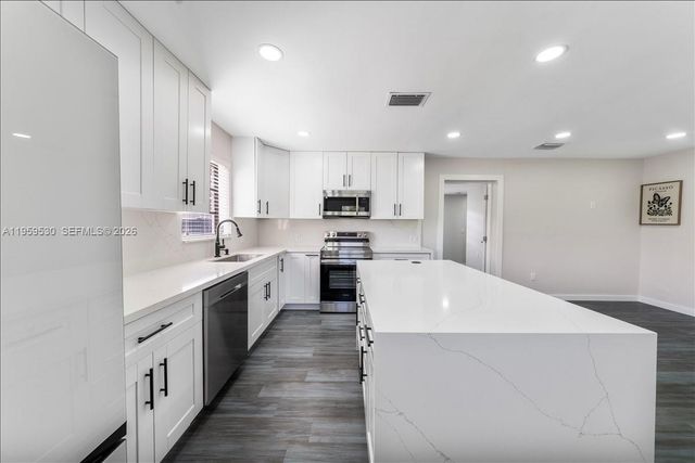 7705 SW 66th St 0, South Miami, FL 33143