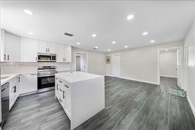 7705 SW 66th St 0, South Miami, FL 33143