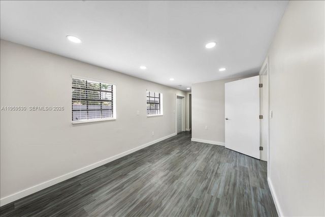 7705 SW 66th St 0, South Miami, FL 33143