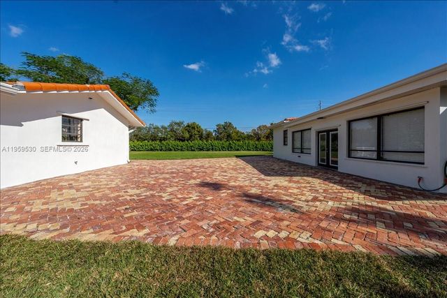 7705 SW 66th St 0, South Miami, FL 33143