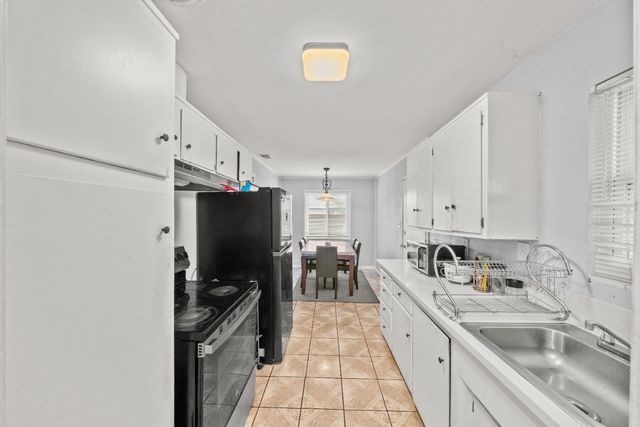 7550 21st St, Sacramento, CA 95822