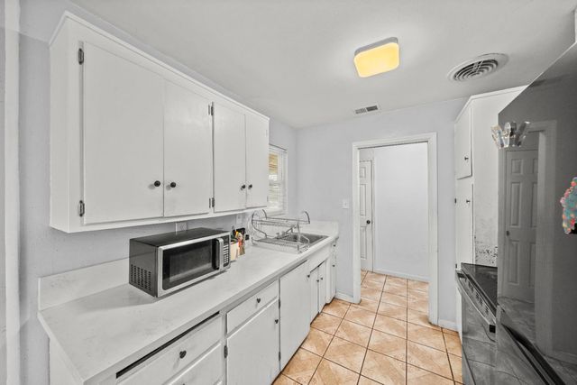 7550 21st St, Sacramento, CA 95822