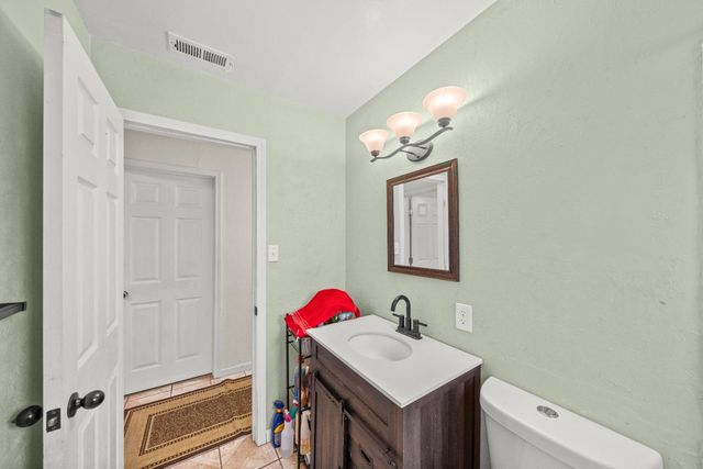 7550 21st St, Sacramento, CA 95822