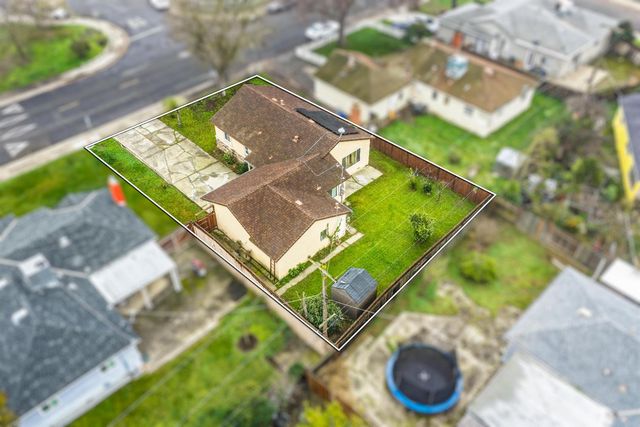 7550 21st St, Sacramento, CA 95822