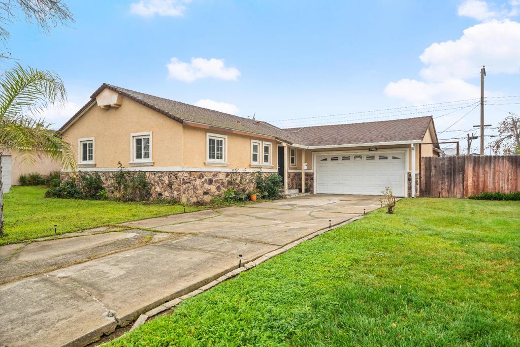 7550 21st St, Sacramento, CA 95822