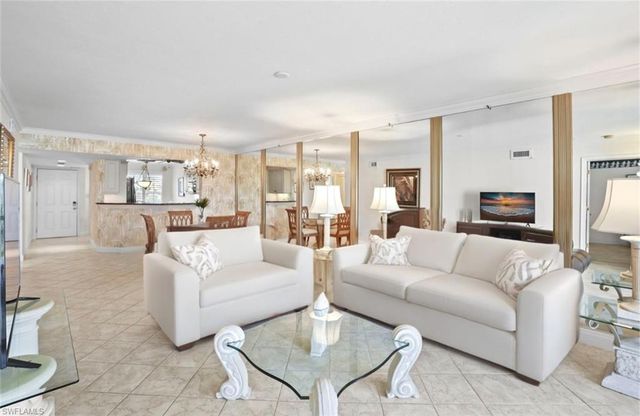 340 Horse Creek DR # 307, Naples, FL 34110