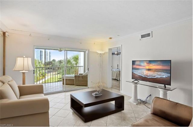 340 Horse Creek DR # 307, Naples, FL 34110