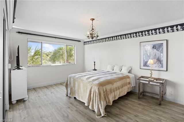 340 Horse Creek DR # 307, Naples, FL 34110