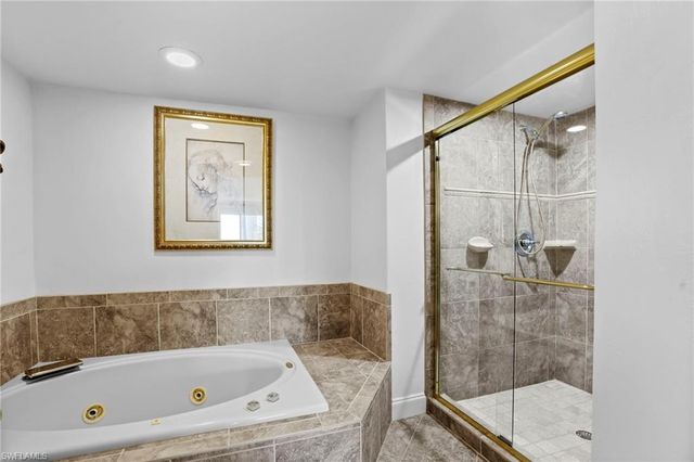 340 Horse Creek DR # 307, Naples, FL 34110