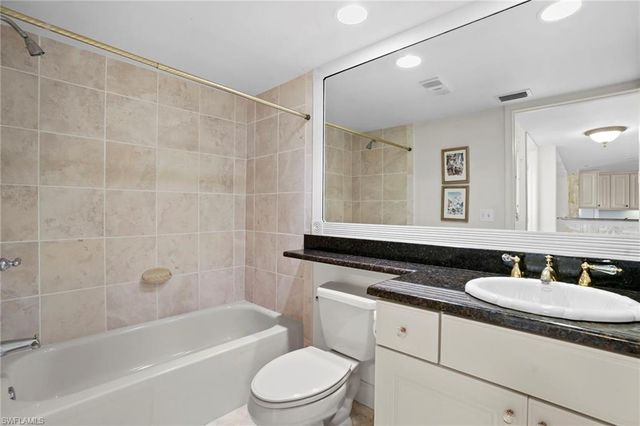 340 Horse Creek DR # 307, Naples, FL 34110