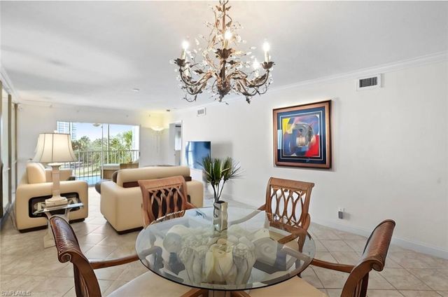 340 Horse Creek DR # 307, Naples, FL 34110