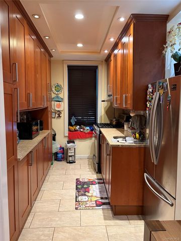 758 Brady Avenue 112, Bronx, NY 10462