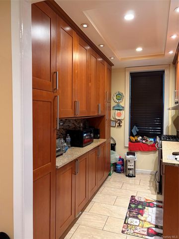 758 Brady Avenue 112, Bronx, NY 10462