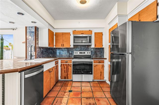 2717 PARMA STREET, Sarasota, FL 34231