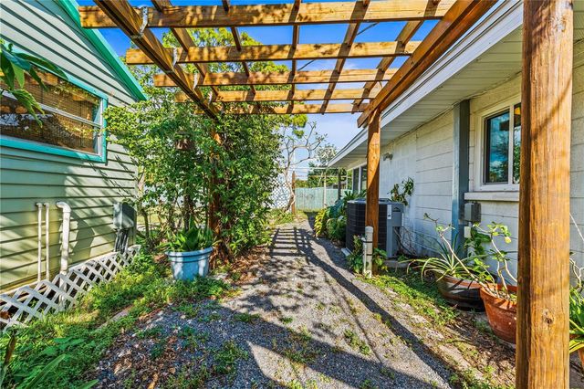 2717 PARMA STREET, Sarasota, FL 34231