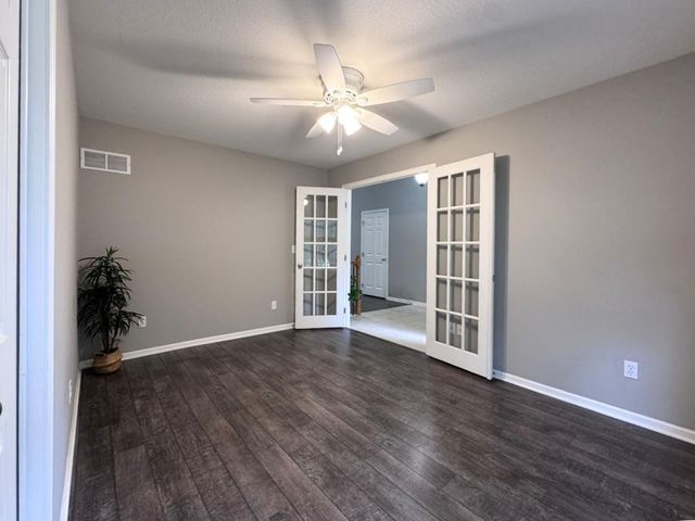 9123 N Oregon Avenue, Kansas City, MO 64154
