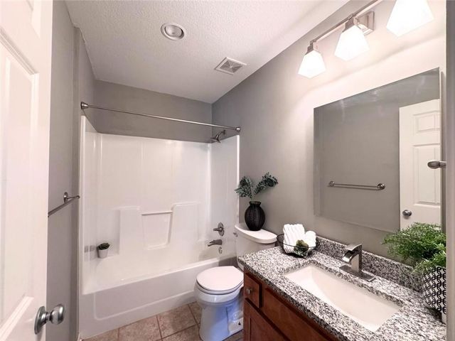 9123 N Oregon Avenue, Kansas City, MO 64154