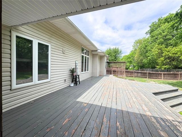 9123 N Oregon Avenue, Kansas City, MO 64154