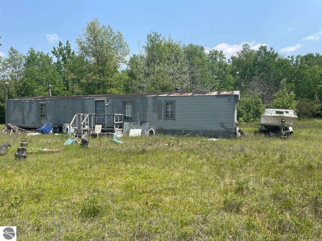 Image 11 of property listing at 2167 Strawberry Avenue, Lake, MI 48632