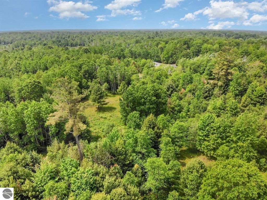 Image 12 of property listing at 2167 Strawberry Avenue, Lake, MI 48632