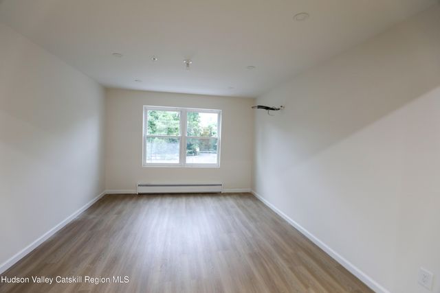 188 Broadway 2c, Port Ewen, NY 12466