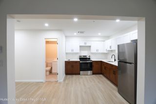 188 Broadway 2c, Port Ewen, NY 12466