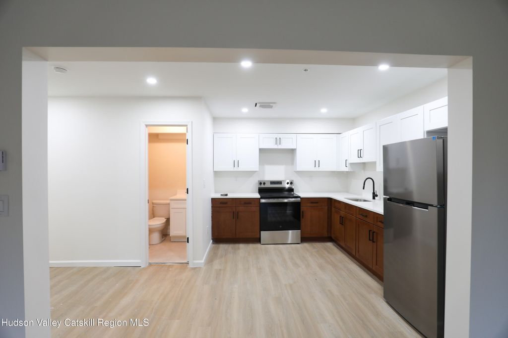 188 Broadway 2c, Port Ewen, NY 12466