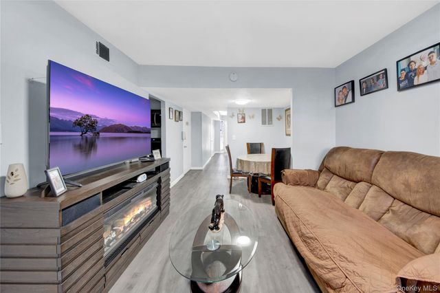 437 Torry Avenue, Bronx, NY 10473