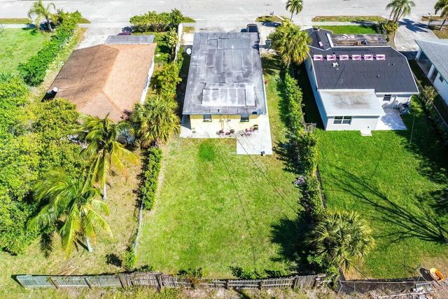 114 SW 9th Avenue, Delray Beach, FL 33444