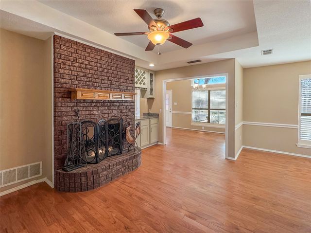 5502 Bradley Court, Arlington, TX 76017