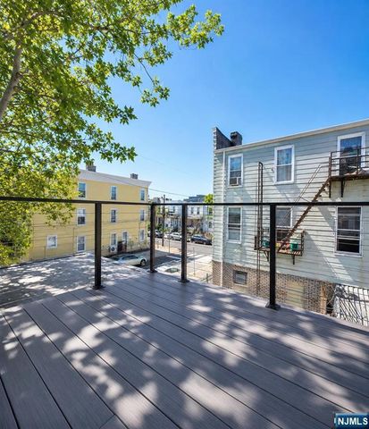 7 Pierce Avenue, Jersey City, NJ 07307