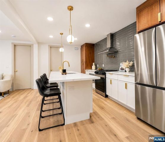 7 Pierce Avenue, Jersey City, NJ 07307