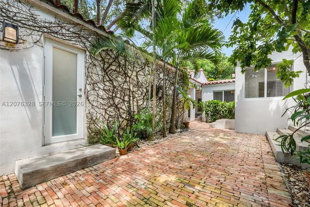 100 Sarto Ave, Coral Gables, FL 33134