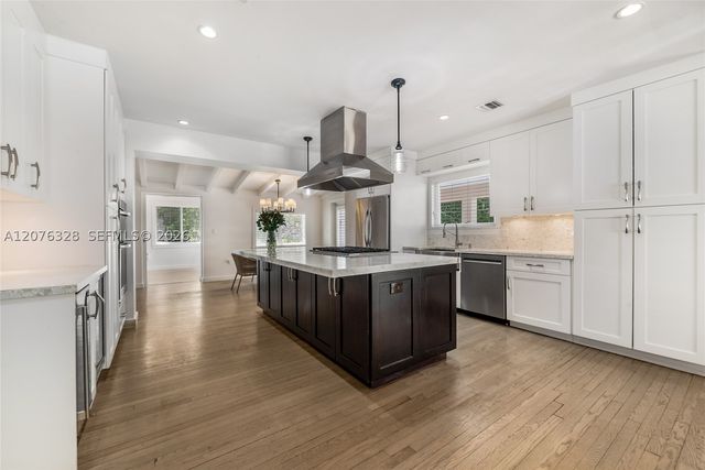 100 Sarto Ave, Coral Gables, FL 33134