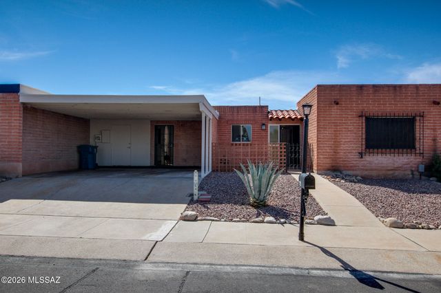 121 W Vista Grande Drive, Tucson, AZ 85704
