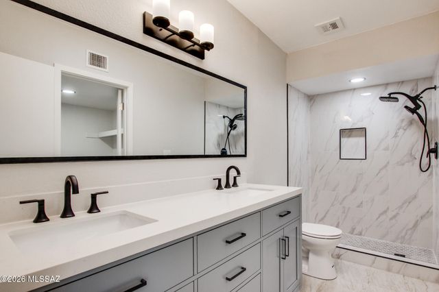 121 W Vista Grande Drive, Tucson, AZ 85704