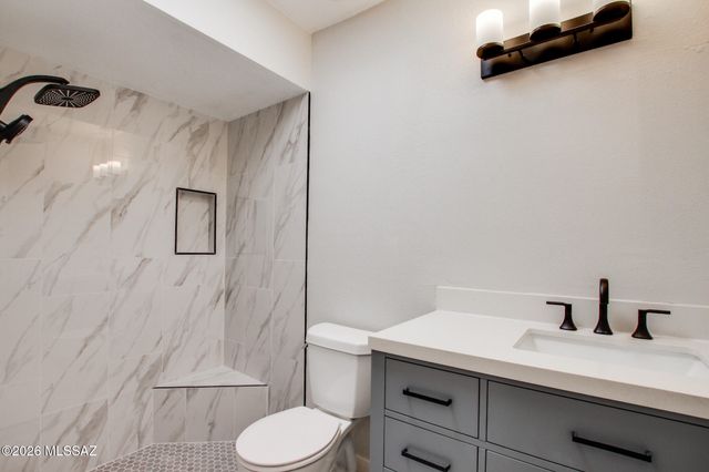 121 W Vista Grande Drive, Tucson, AZ 85704