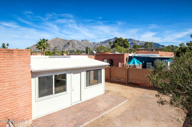 121 W Vista Grande Drive, Tucson, AZ 85704