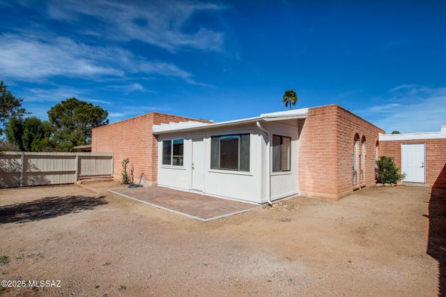 121 W Vista Grande Drive, Tucson, AZ 85704