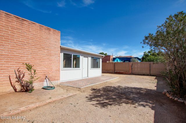 121 W Vista Grande Drive, Tucson, AZ 85704