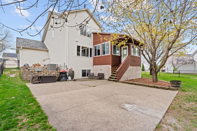 224 Cherrywood Avenue NW, Saint Michael, MN 55376