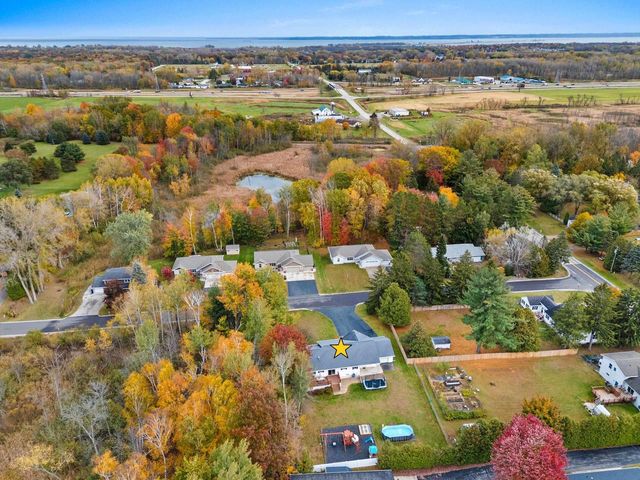 2909 OVERLOOK COURT, Green Bay, WI 54313