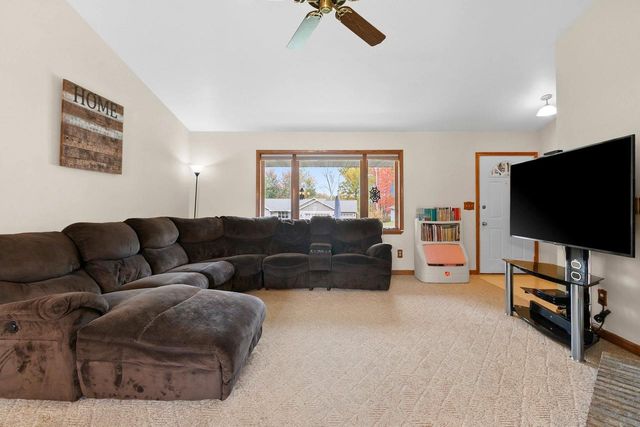 2909 OVERLOOK COURT, Green Bay, WI 54313