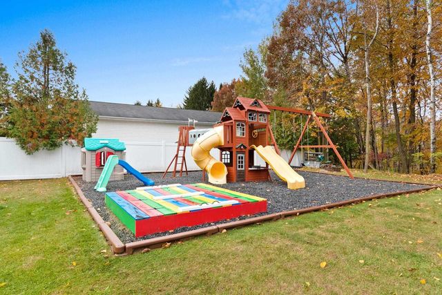 2909 OVERLOOK COURT, Green Bay, WI 54313