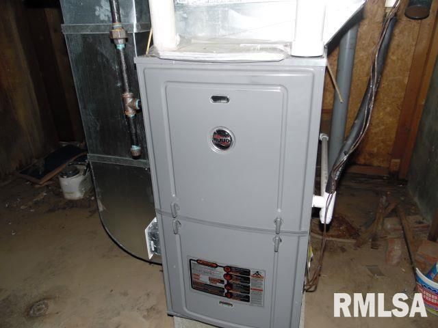 355 W WALNUT Street, Canton, IL 61520